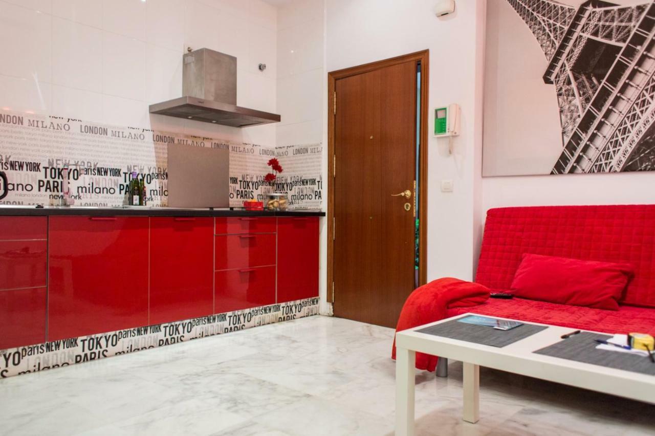 Apartamentos Rg Triana, Calle Castilla Con Patio Seville Exterior photo